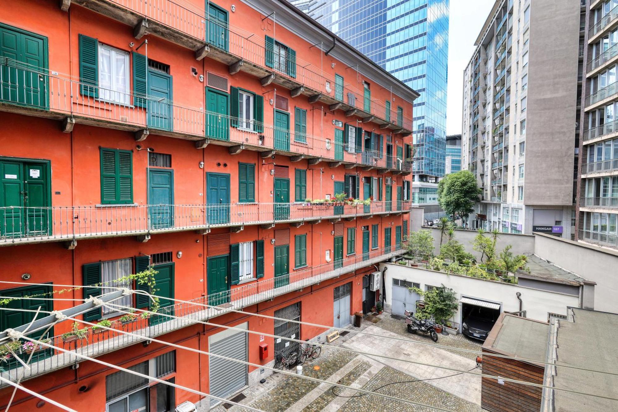 Fara 33 Cozy Flat In Centrale District, Milan